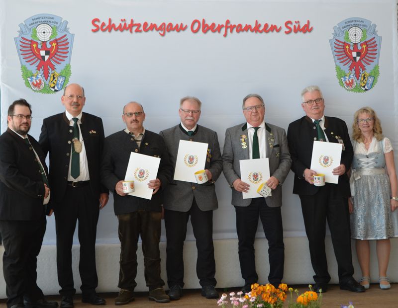 Die Verdienstnadel in Anerkennung